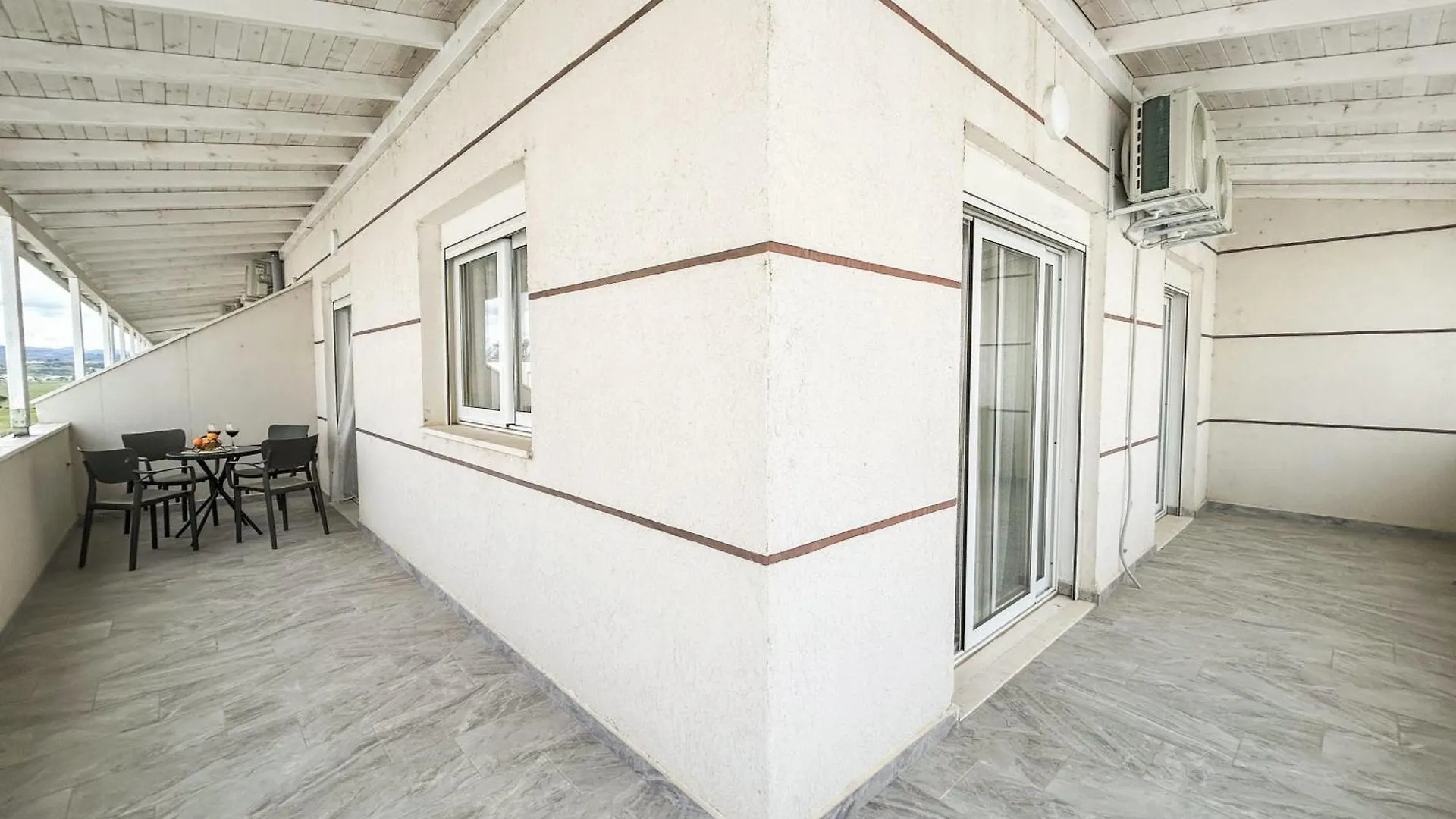 Apartment Royal Tide Villas Golem