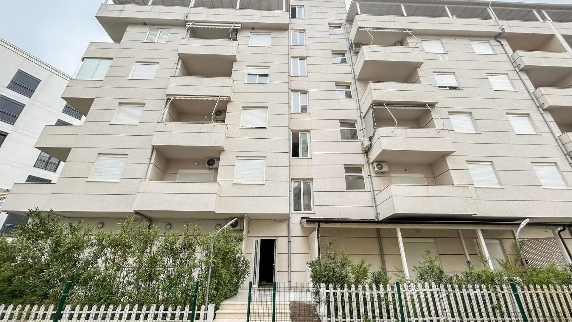 Royal Tide Villas Golem  Albanien