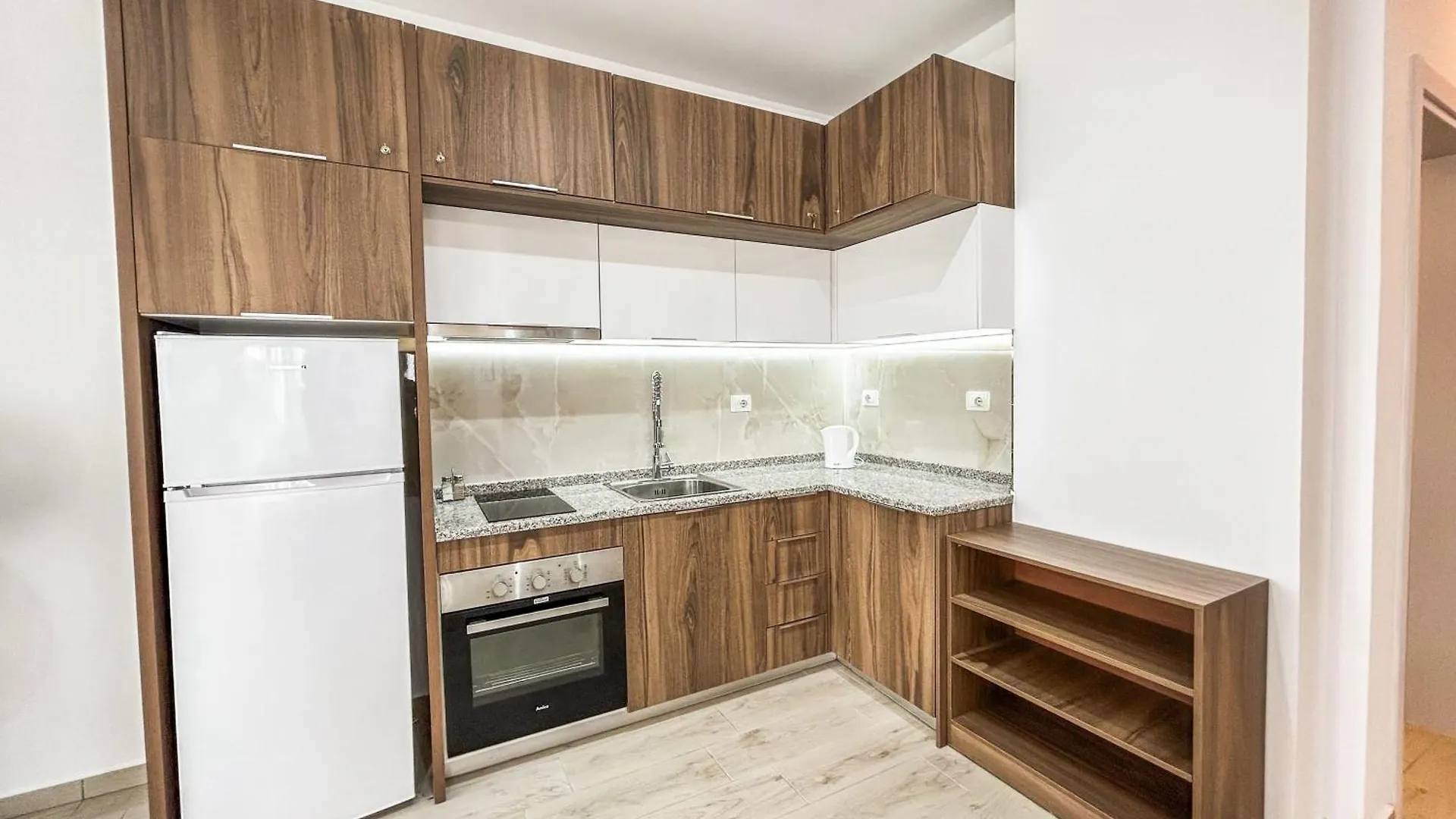 Apartment Royal Tide Villas Golem  Albanien