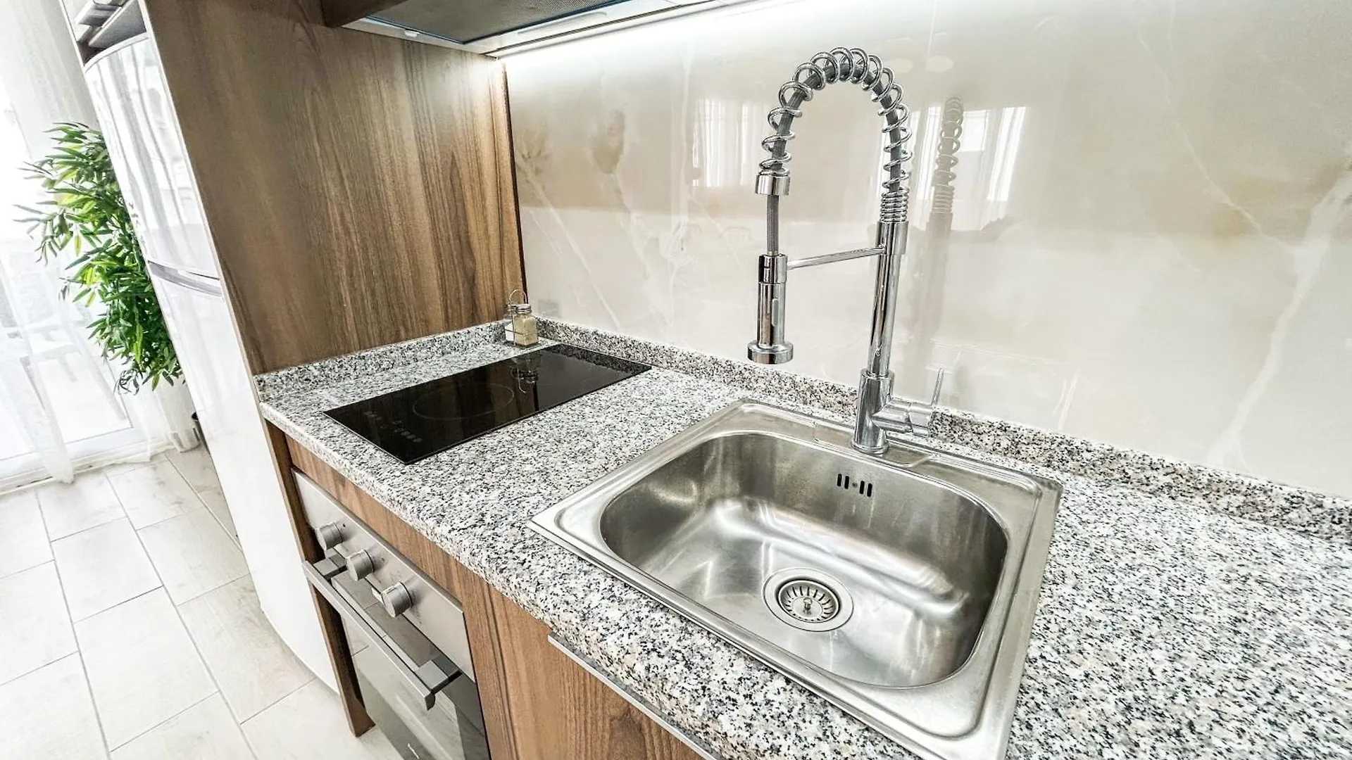 Royal Tide Villas Golem  Apartment
